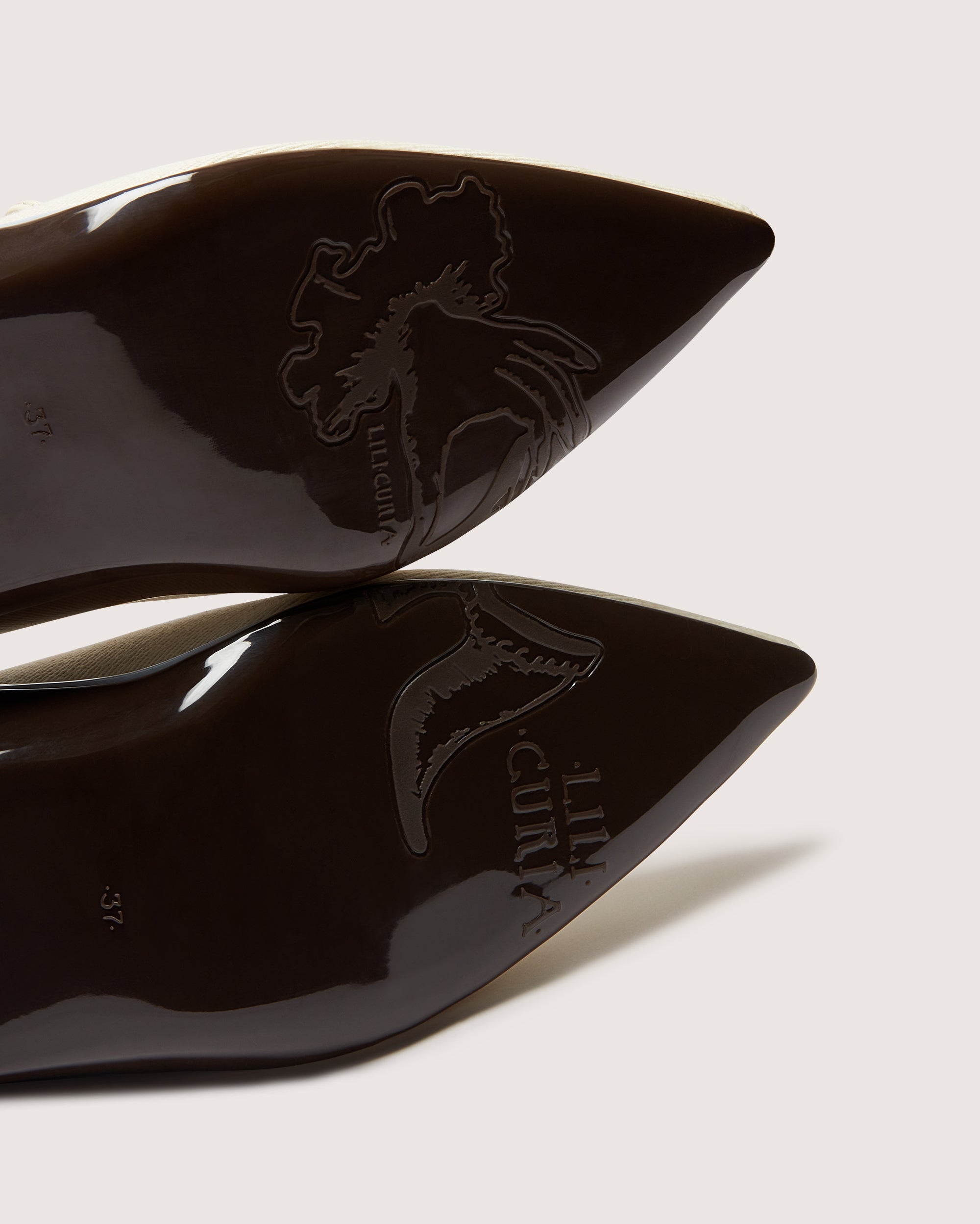 Victoria Mule