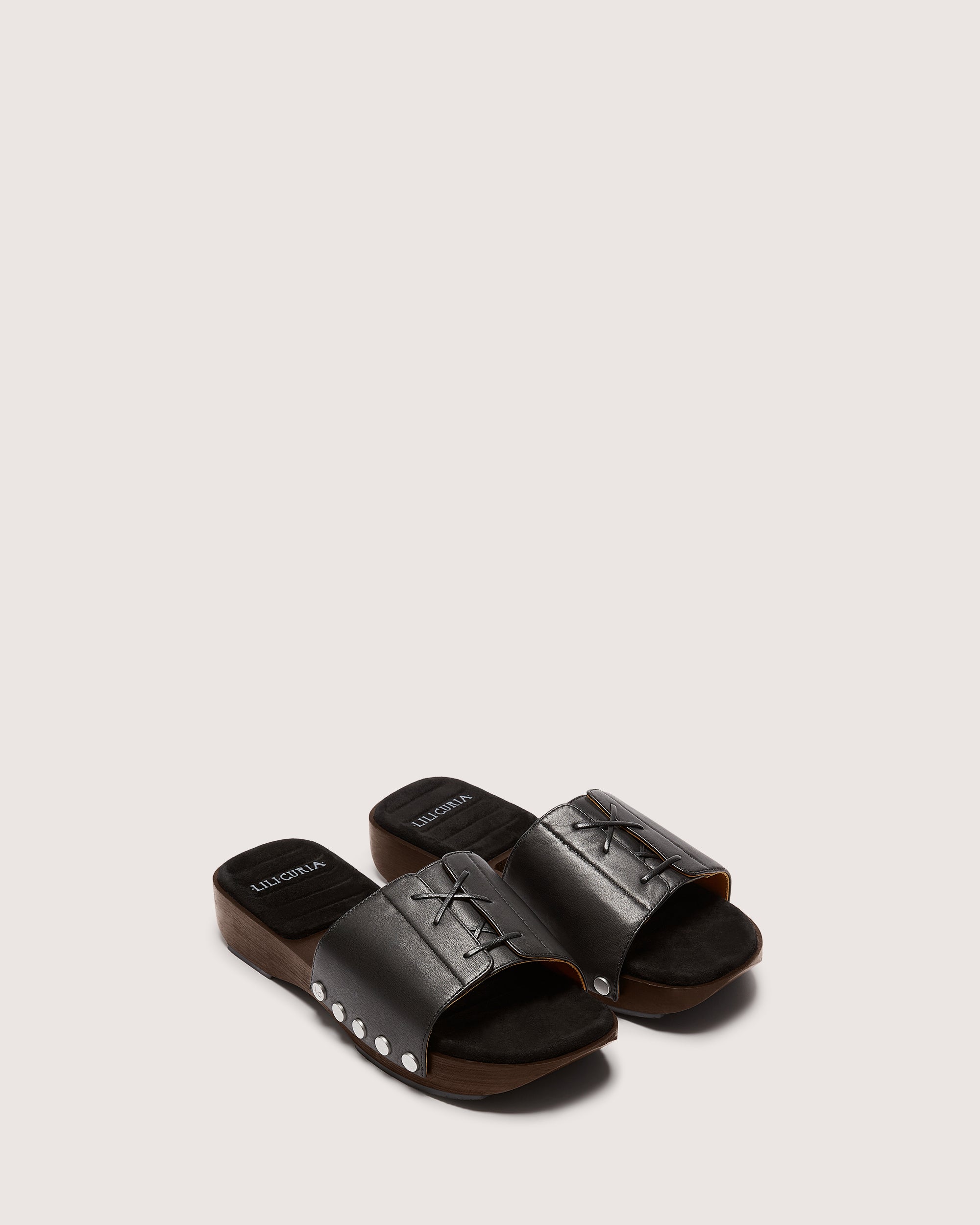 Uma Clog