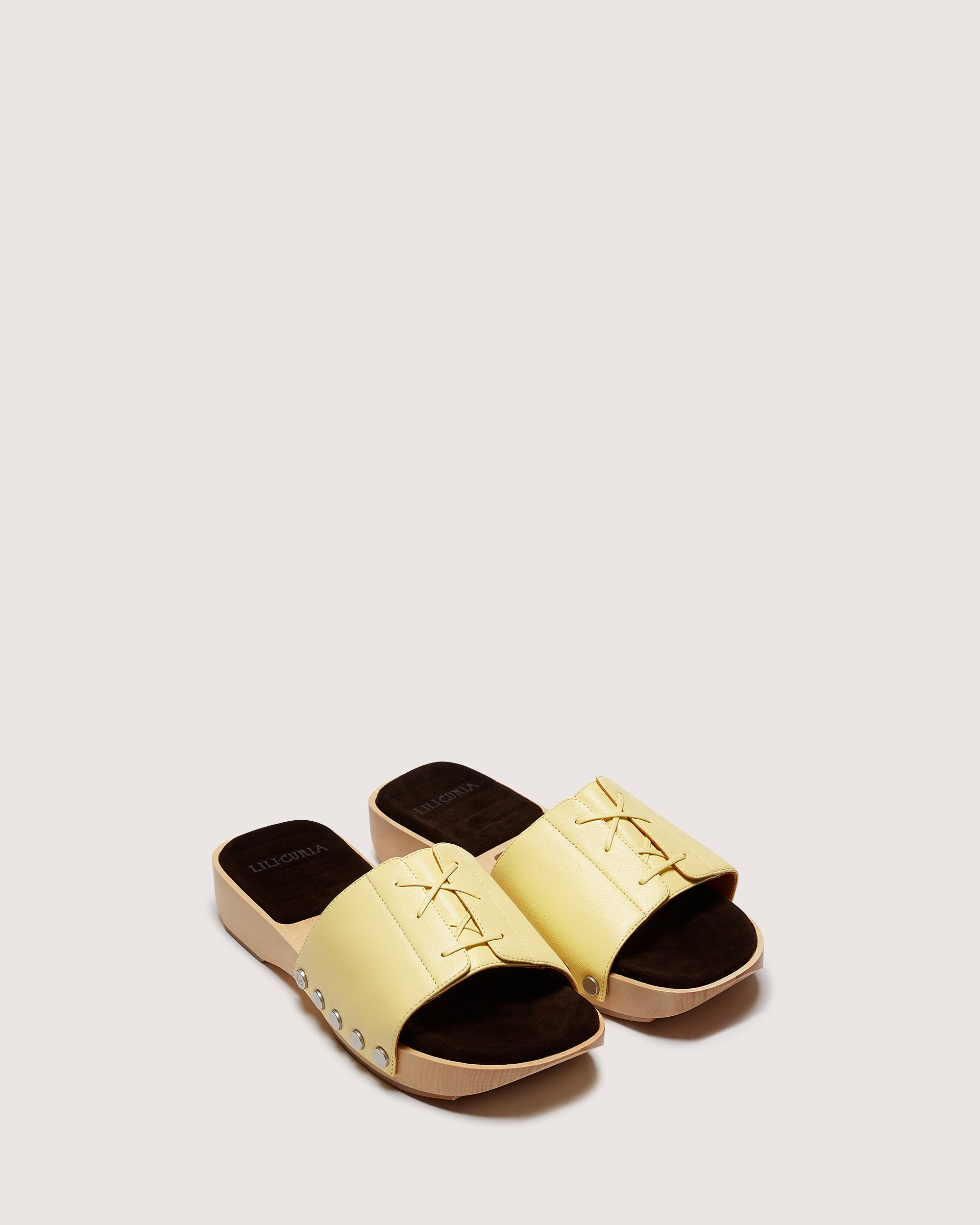 Uma Clog